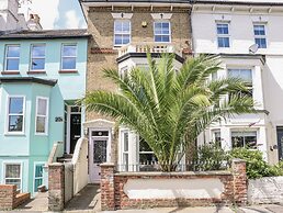 18 Pakefield Road