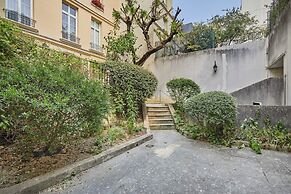 Charming Apartment Center of Paris Le Marais