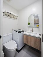 Chic Studio With Balcony & City View Near Airport