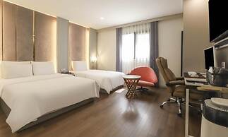 Signature Denbasta Hotel
