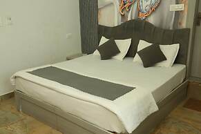 Paramhans Hotel