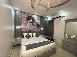 Paramhans Hotel