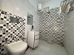 Paramhans Hotel