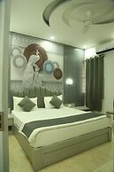 Paramhans Hotel