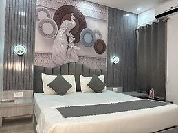 Paramhans Hotel