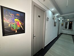 Paramhans Hotel