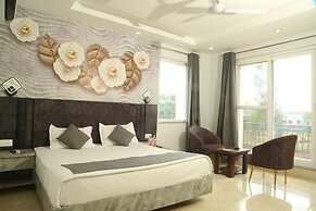Paramhans Hotel