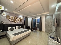 Paramhans Hotel