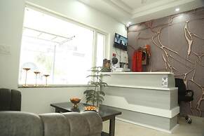 Paramhans Hotel