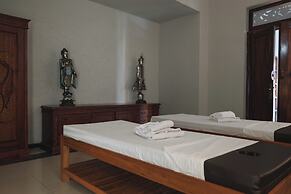 Blue Marlin 6-BR Villa Singaraja Bali