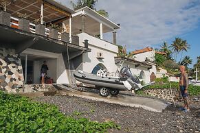 Blue Marlin 6-BR Villa Singaraja Bali