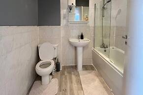 City Centre & Parking 2 Bed Ap