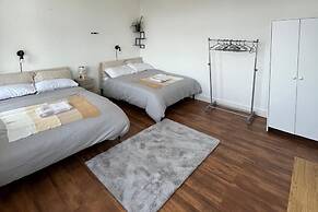 City Centre & Parking 2 Bed Ap