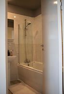 City Centre & Parking 2 Bed Ap