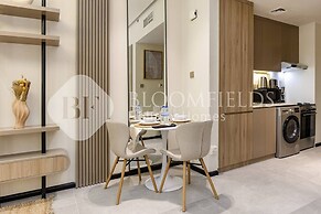 Bloomfields Stylish Stu Burj View Arjan