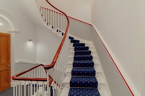 Mayfield Suites