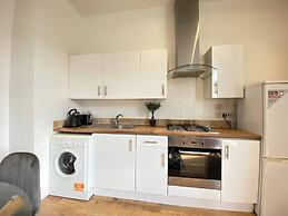 Cozy Croydon Apartment With Central Heating & Free Parking