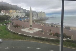 Seaview 2 Double bed Apartment 2nd Floor