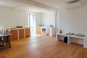 Newly Renovated Ocean View Flat