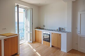 Newly Renovated Ocean View Flat