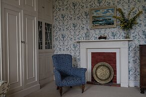 Lismacue House