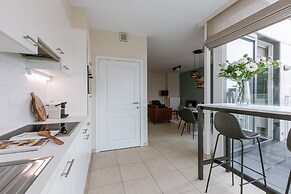 Huswell - Cozy Seaside Apartment With Terrace