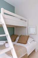 Huswell - Cozy Seaside Apartment With Terrace