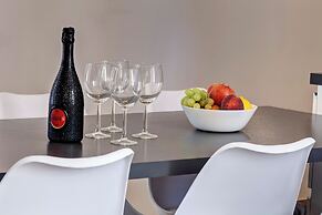 Landino Apartment by Mamo Florence