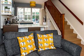 Cosy Homely House With Conservatory And Garden