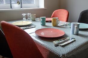Modern 2-Bed Flat In Tavistock Centre