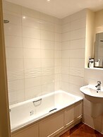Spacious 1Bd Orpington Flat, 20 Min To Central Ldn