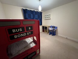 Spacious 4Bd House With Character In Coventry