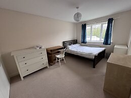 Spacious 4Bd House With Character In Coventry