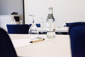 Hampton By Hilton Stuttgart Airport