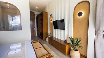 EL LAGO HOTEL