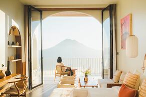 EL LAGO HOTEL