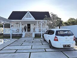 Omah Putih Menoreh