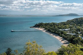 Picnic Bay Hotel