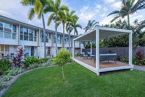 Picnic Bay Hotel