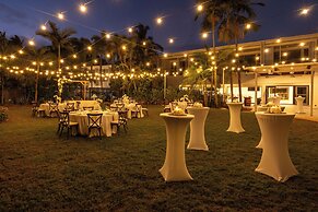 Picnic Bay Hotel