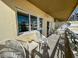 Beachfront Apartment in La Carihuela