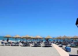 Beachfront Apartment in La Carihuela