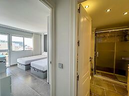 Beachfront Apartment in La Carihuela