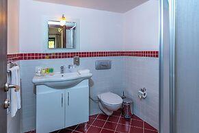 Cottage House - Adult Only