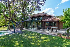 Cottage House - Adult Only