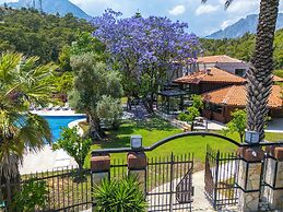 Cottage House - Adult Only