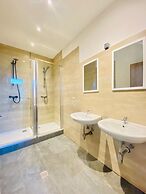 Spacious 4BR for 15 & 15 Min to Danube