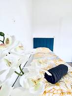 Spacious 4BR for 15 & 15 Min to Danube