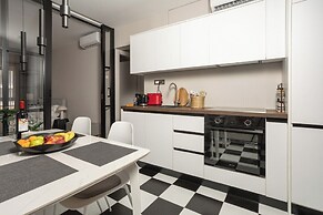 Demmi Central 2BR Designer Apt