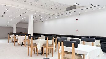 Royal Tulip Dancenter Suites Sharjah